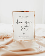 Flip Flop Sign | Minimalist Wedding Dancing Feet Sign